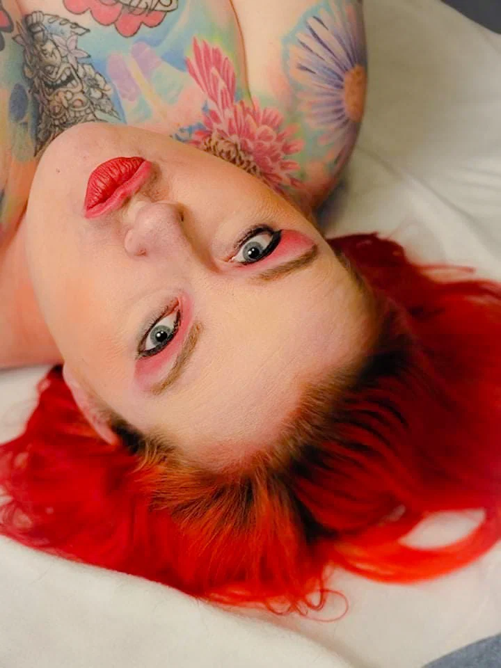 Tiffany R's avatar