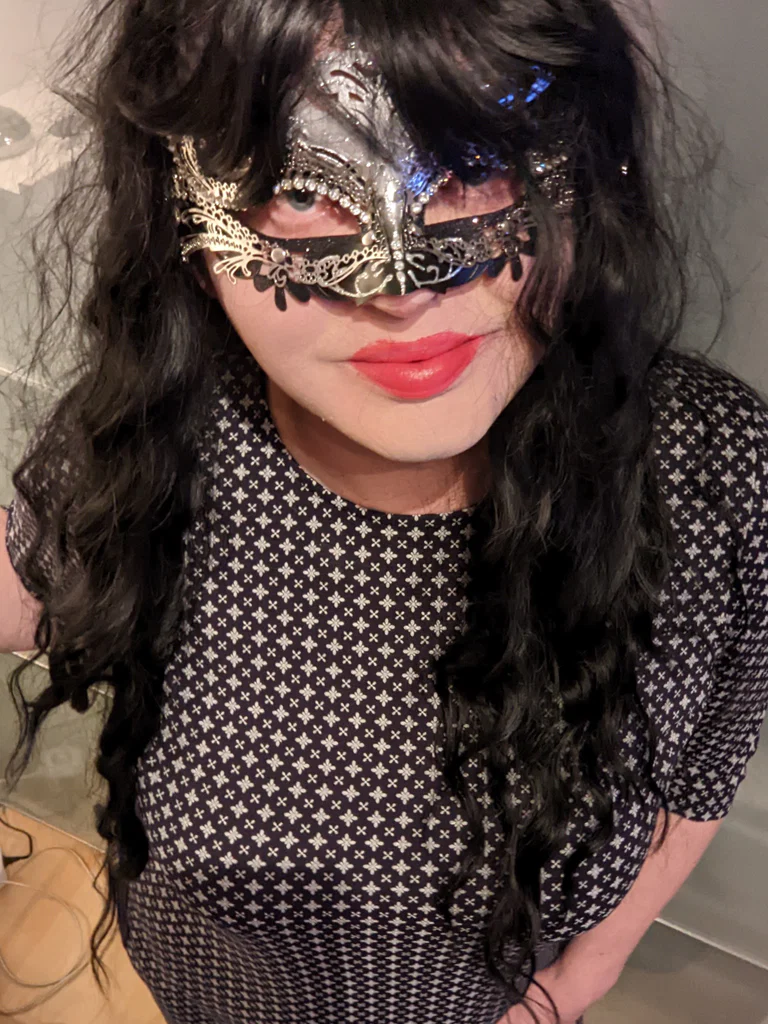 SarinaTV's avatar