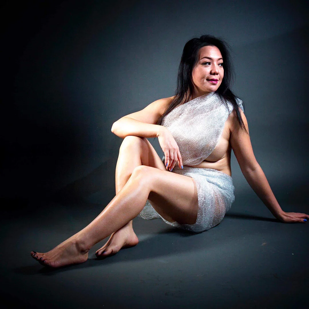 Lovely sexy leg babe profile banner