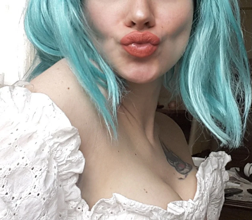 makeits0ft 🍒✨💖🌸🍡🤍's avatar