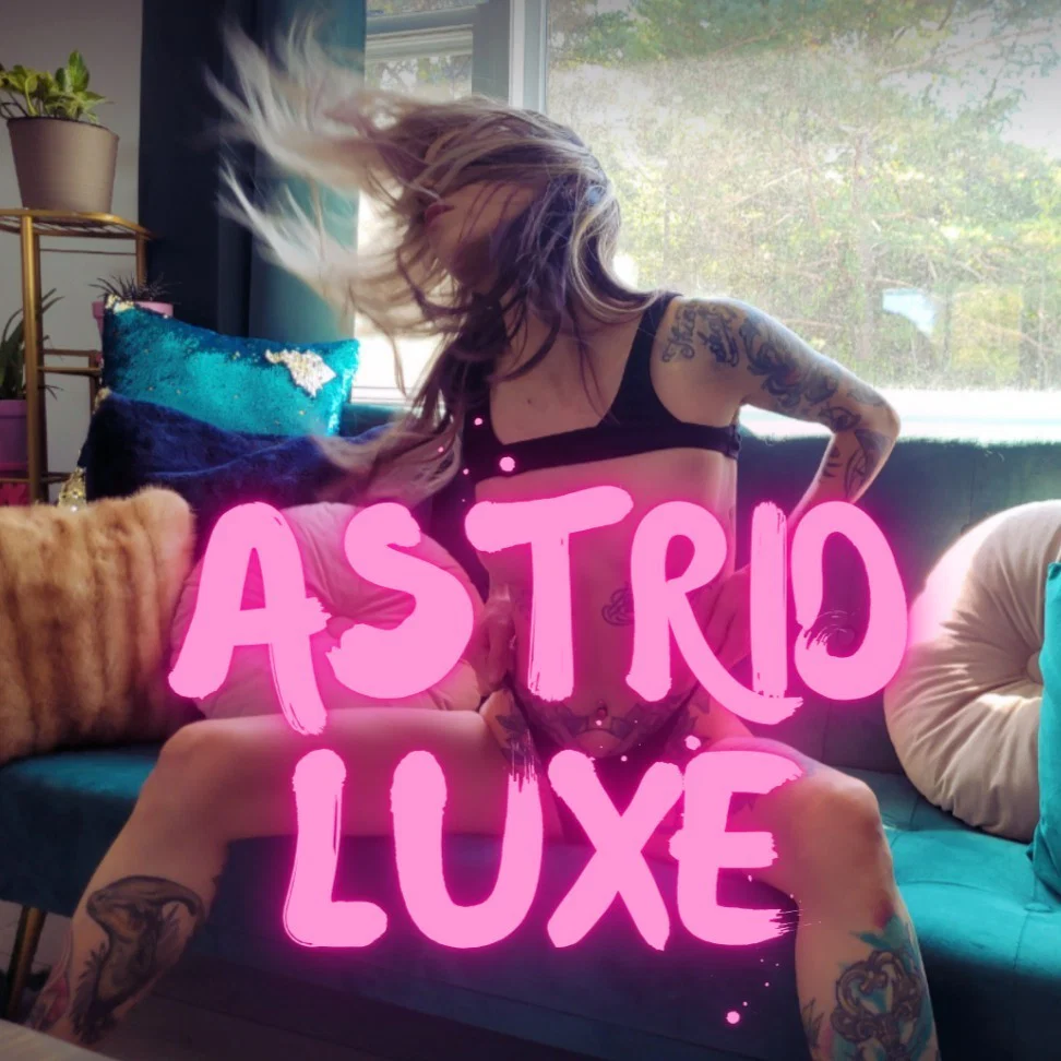 ✨ Astrid Luxe ✨'s avatar