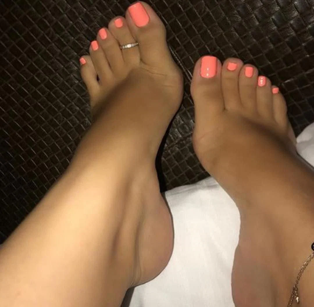 NicoleLee🦶💄 profile banner