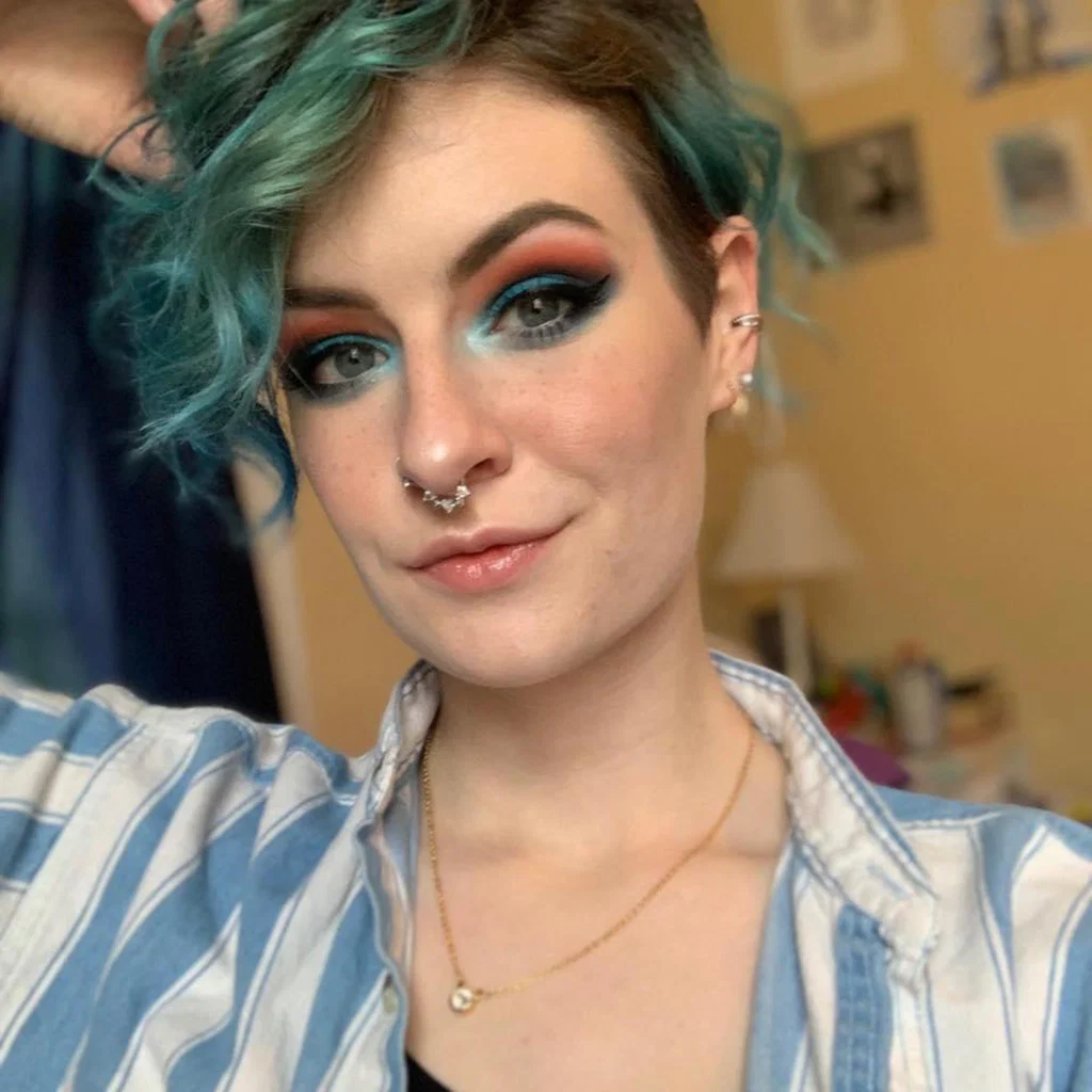 Iris Van Gogh's avatar