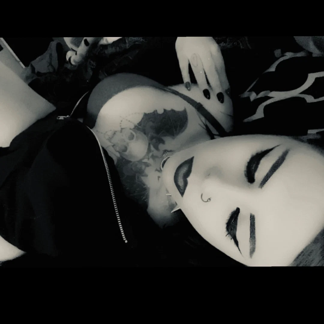 Kiki profile banner