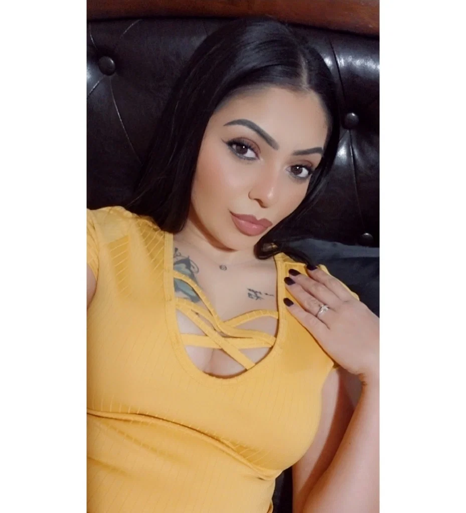 SarahLee Sanchez's avatar