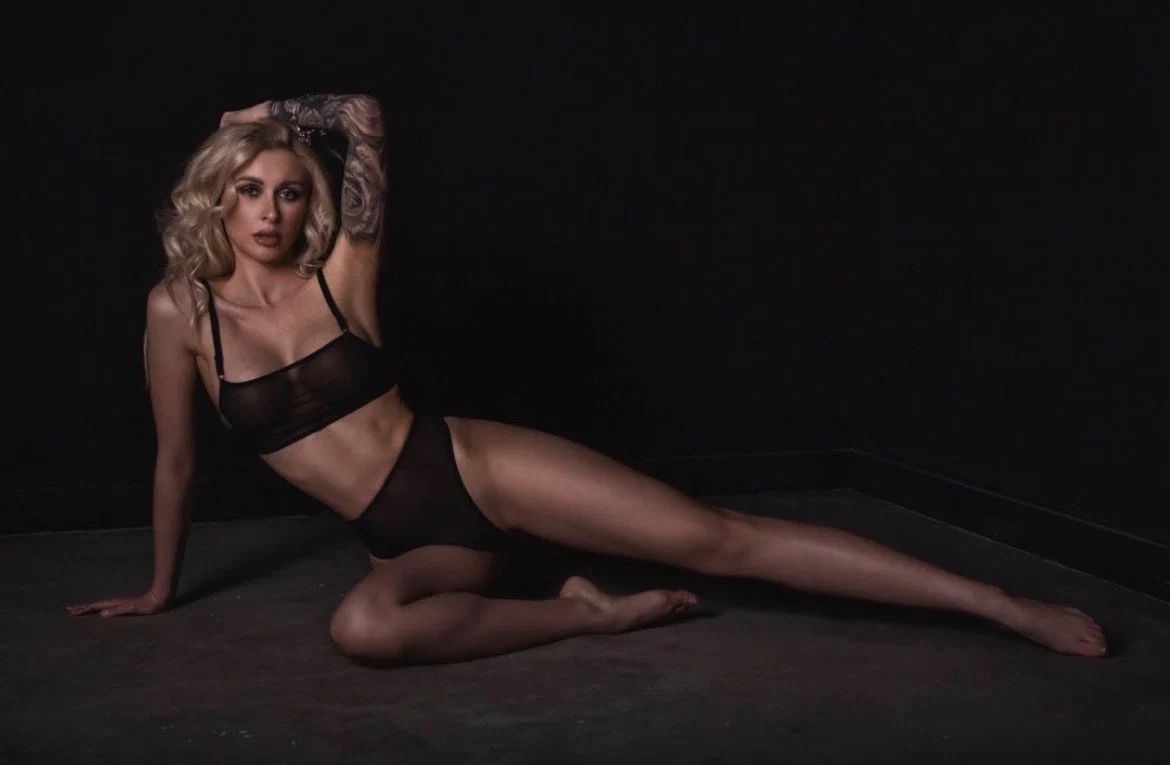 Victoria_fit profile banner