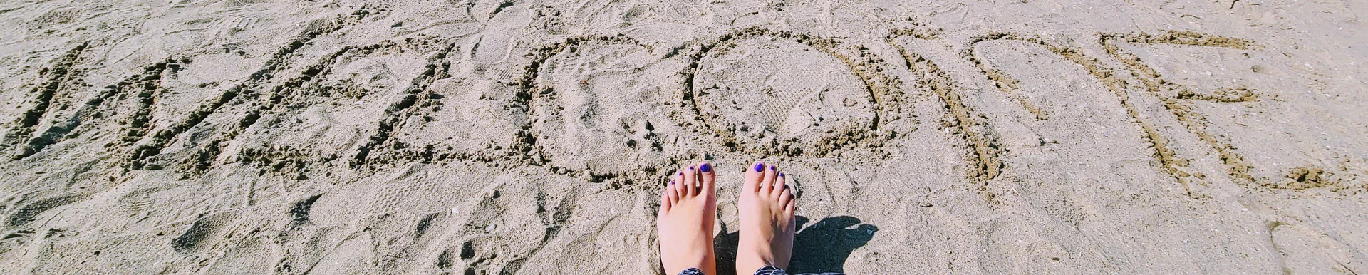Tina's painted toes profile banner