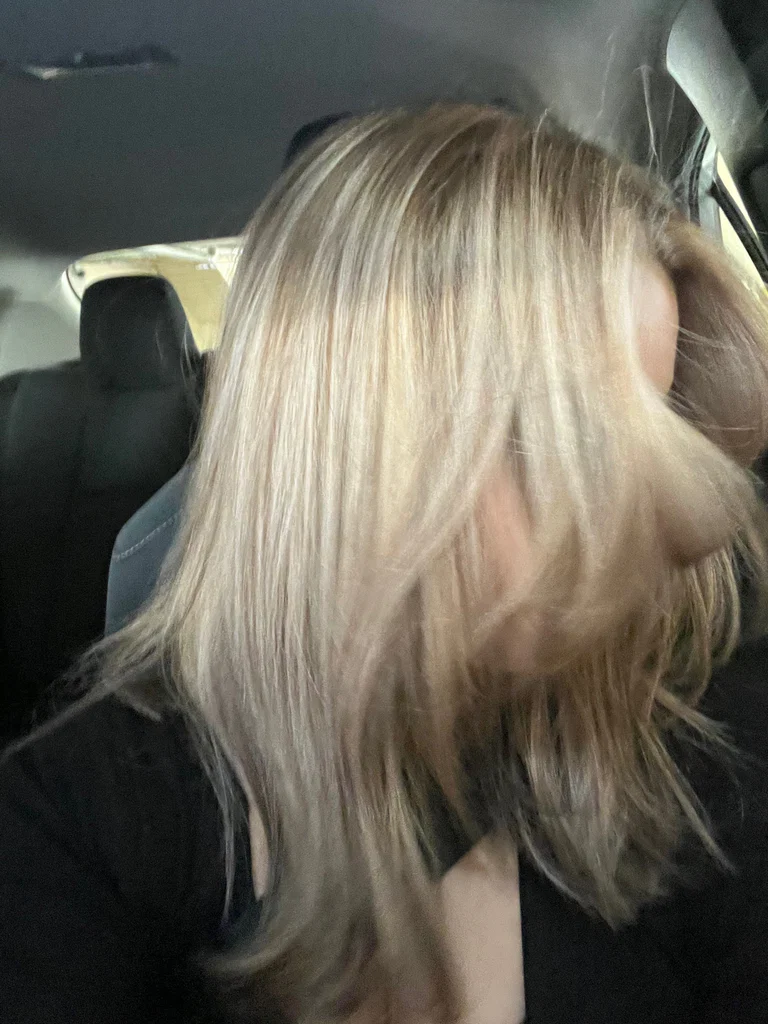Zara Leen's avatar