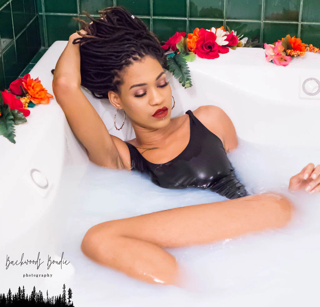 Honey Dior profile banner