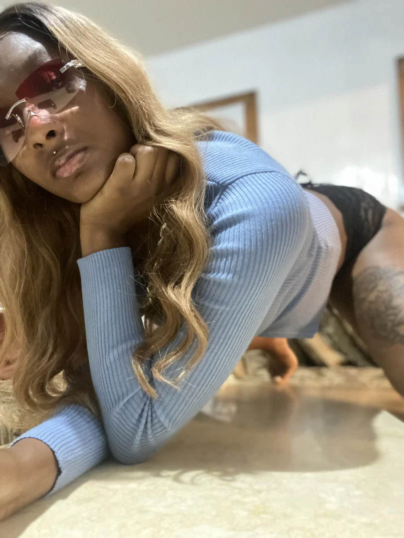 therealneshbee profile banner