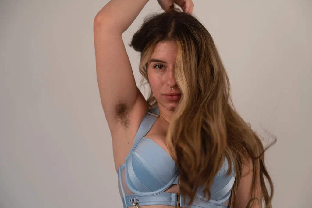 Chloe Kreams | Huge Bush &amp; Hairy Armpits