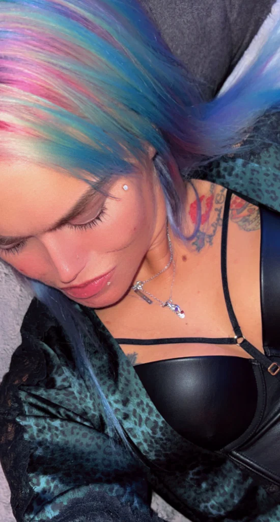 Platinum blonde bombshell's avatar