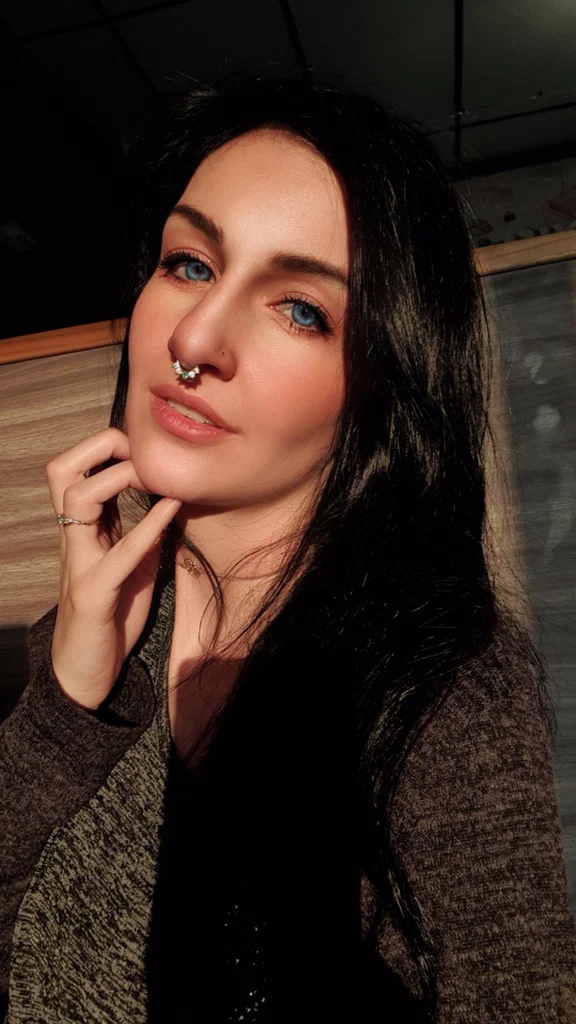 Aria Grey's avatar