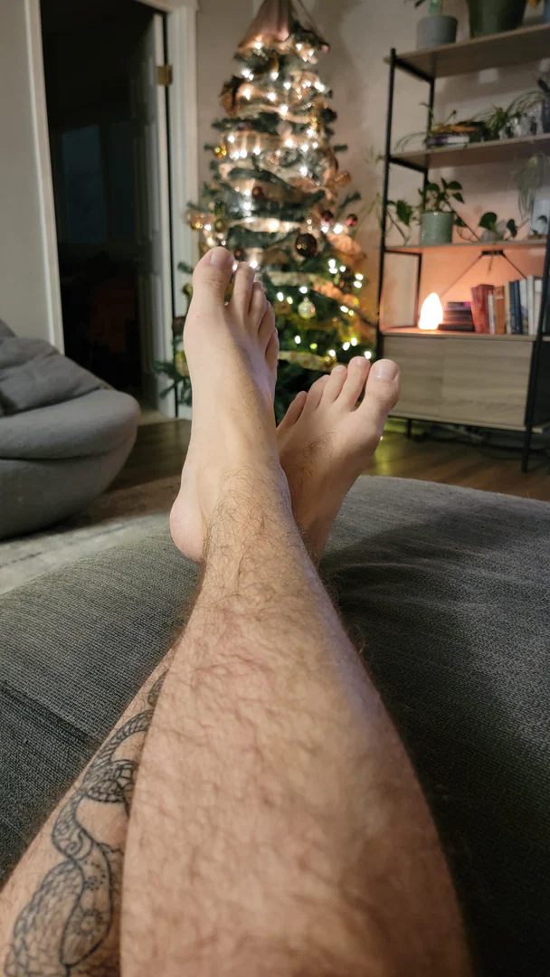 Men’s feet profile banner