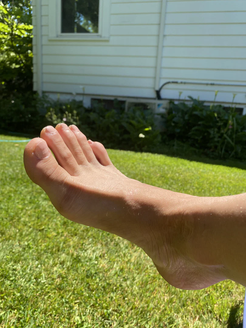 Bella Footsie profile banner