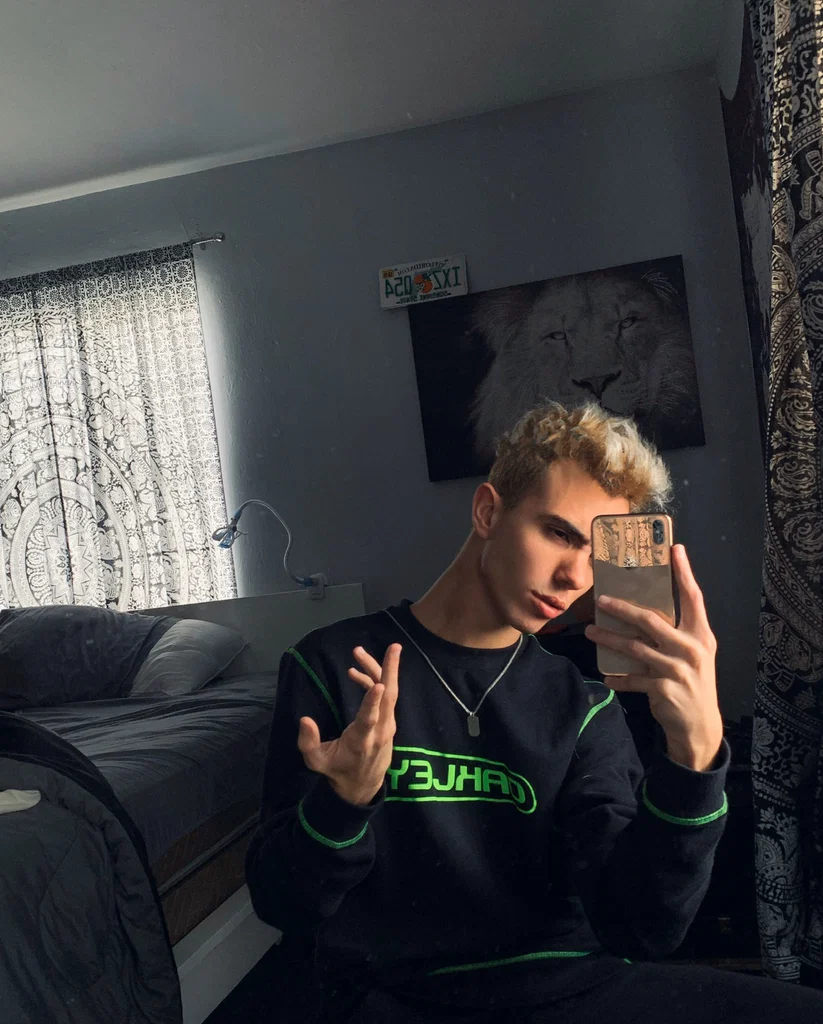 Alex's avatar