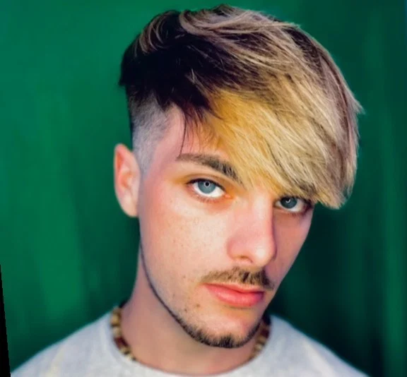 Lil Kam's avatar