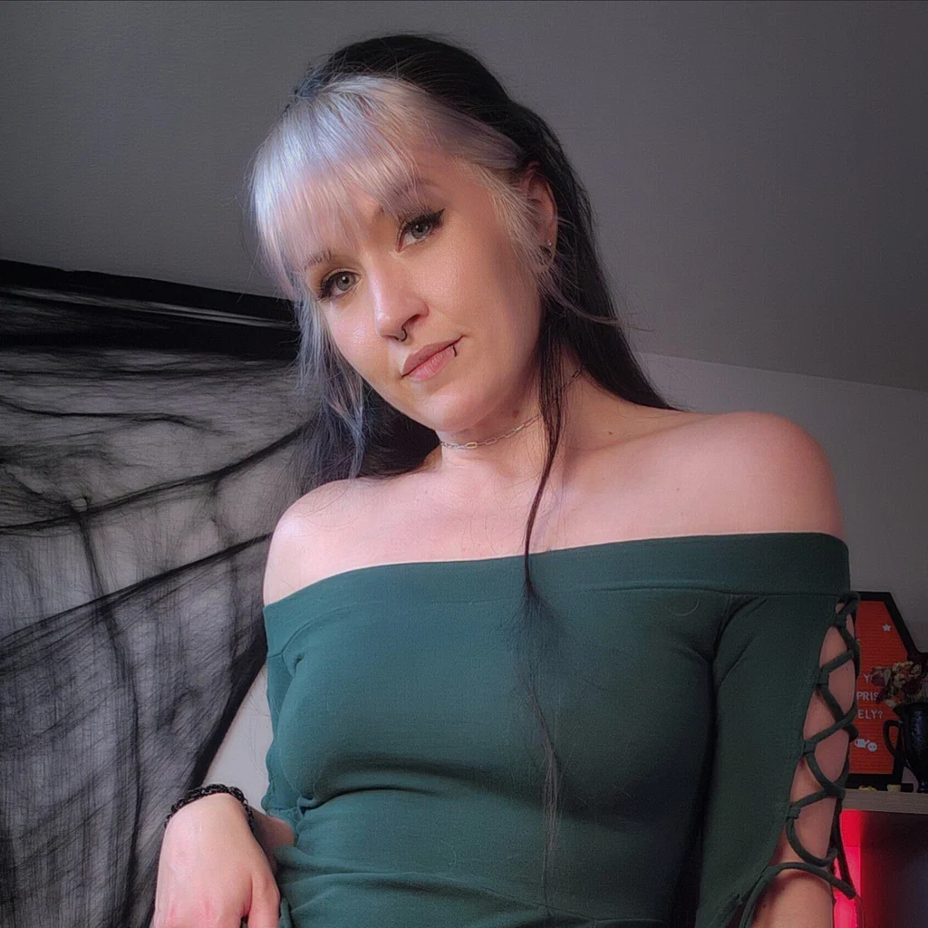 AliceBlack's avatar