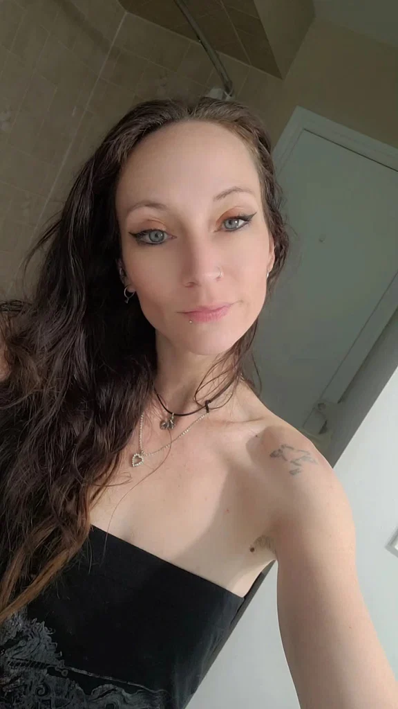 Vivienne Crystal's avatar