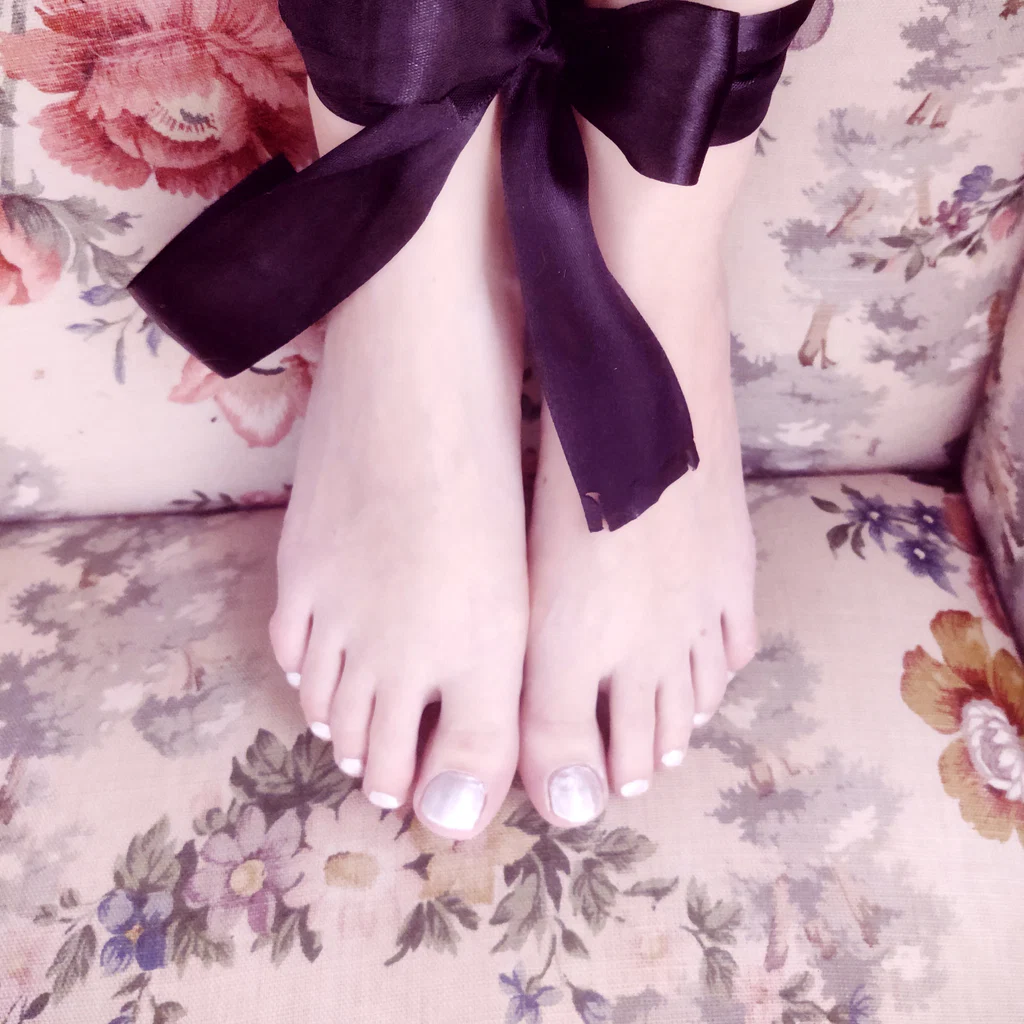Perfectly Feetish's avatar