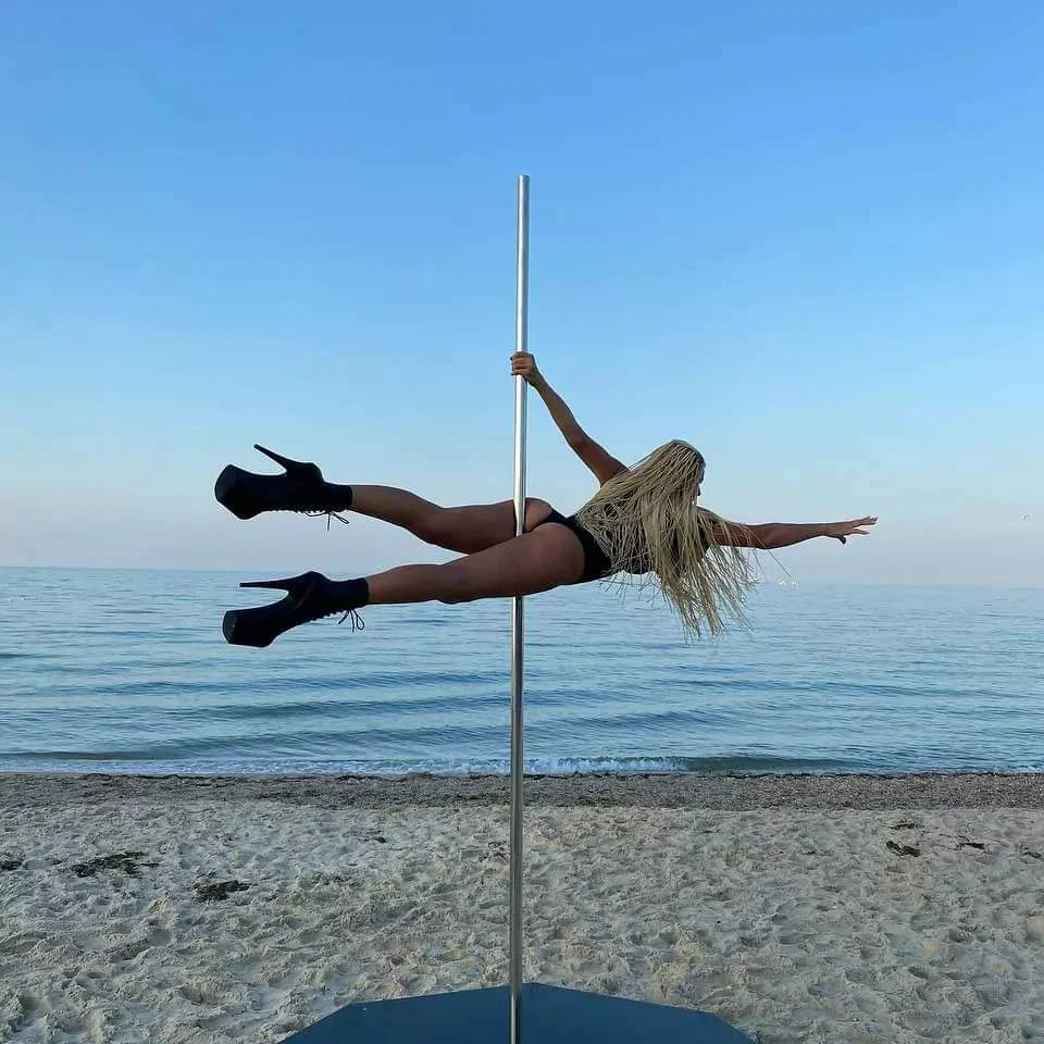 Long Legs profile banner