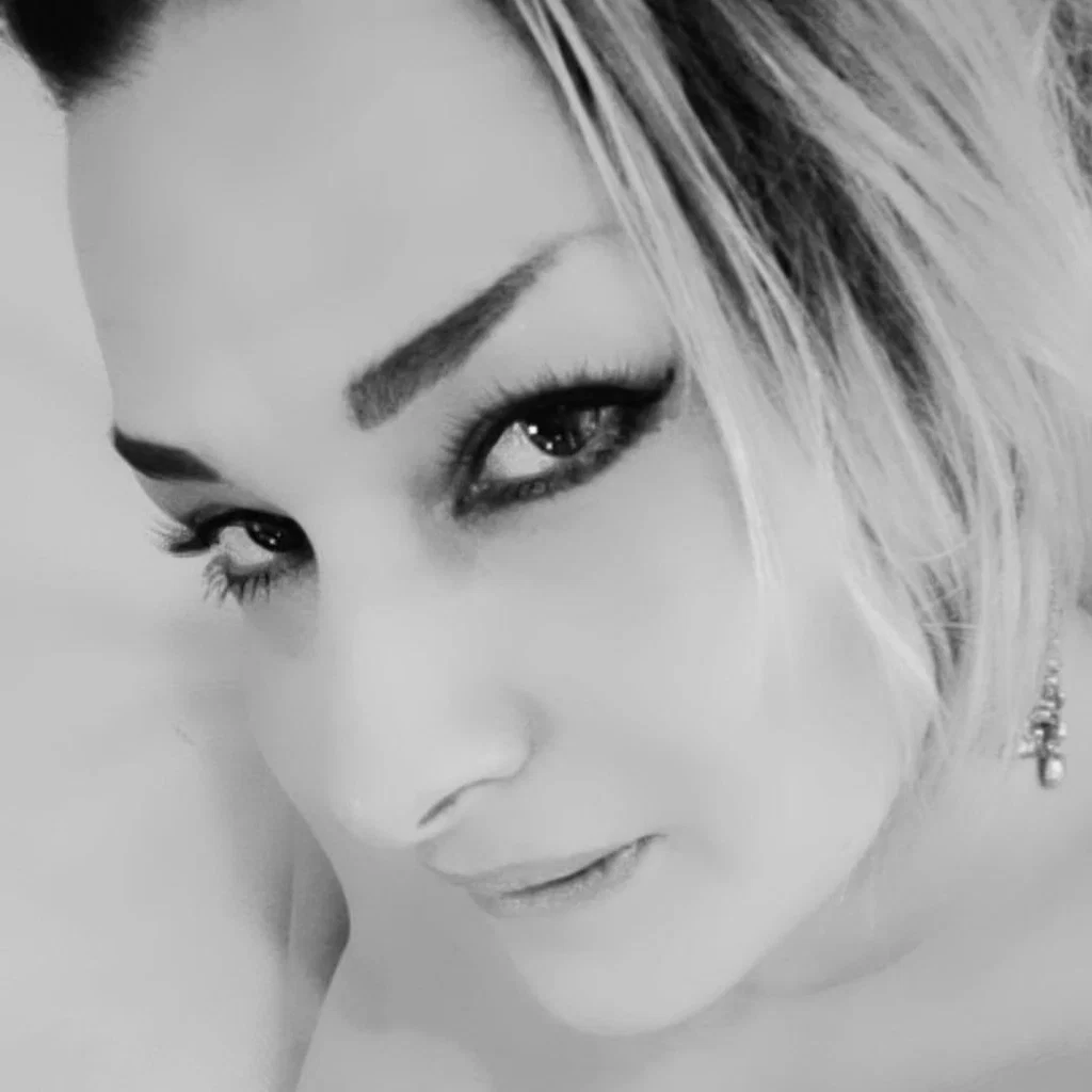 Bella Erotica's avatar