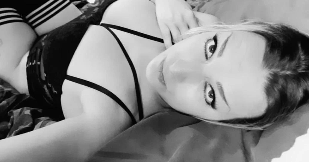 Bella Erotica profile banner