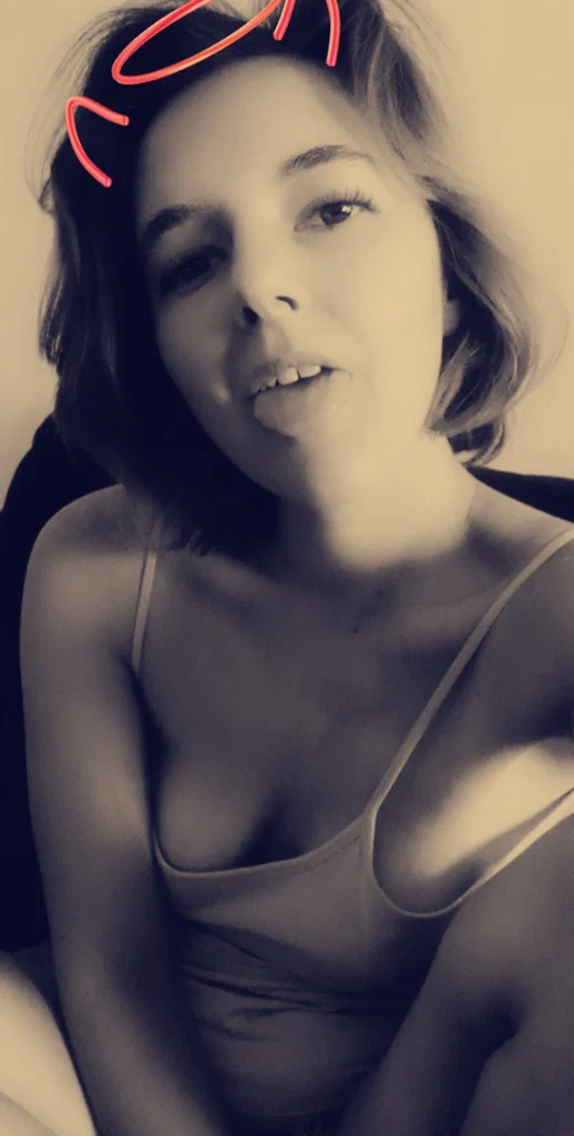 Alison Sue's avatar