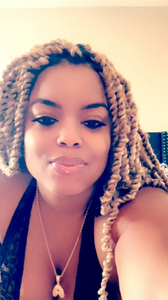She’s amazing's avatar