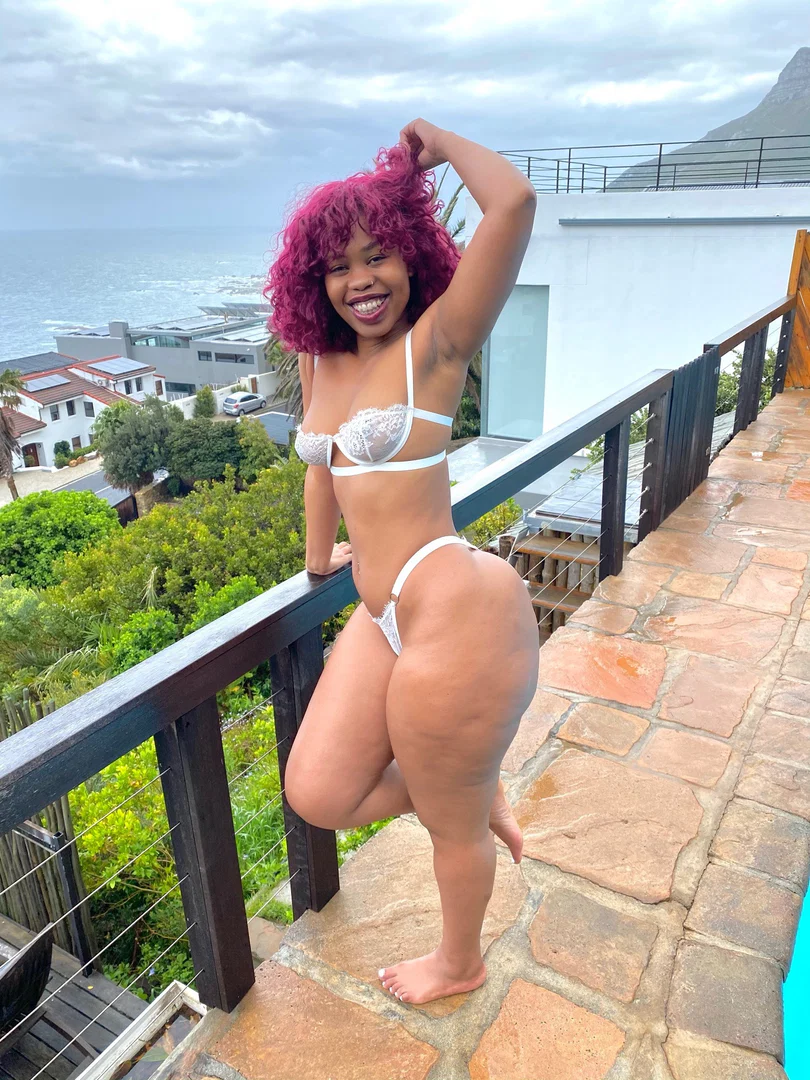 Xoli M profile banner