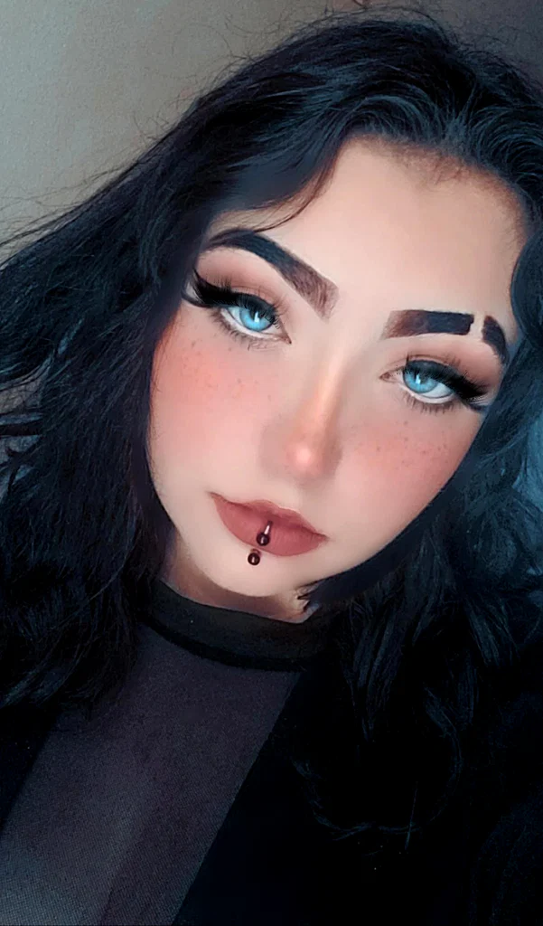 Witchy Goth GF's avatar