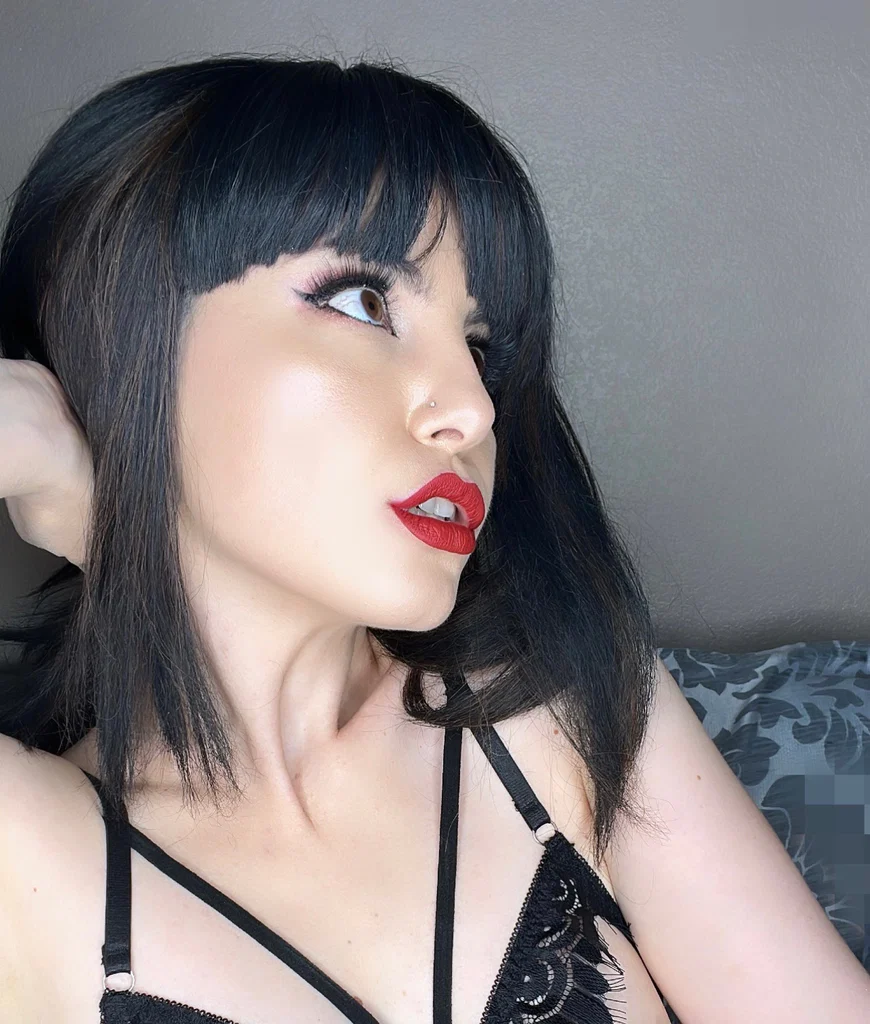 Yes Mistress 🖤's avatar