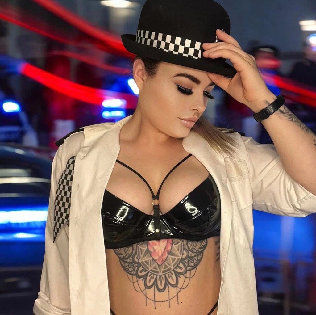 Officer Naughty 💙🤍