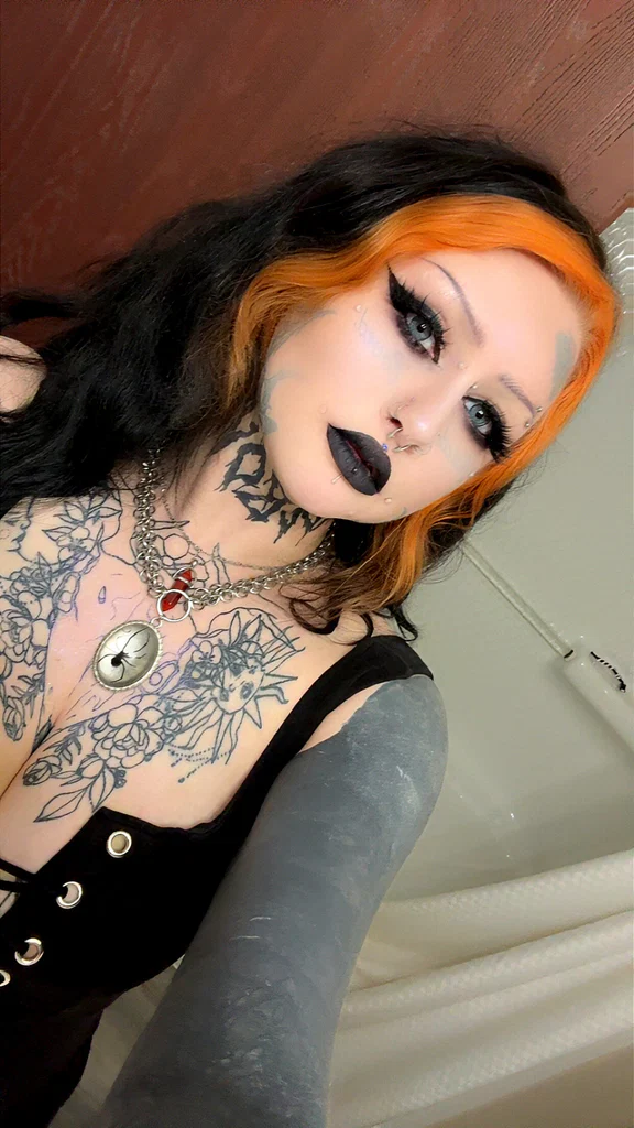 Miss Midnight