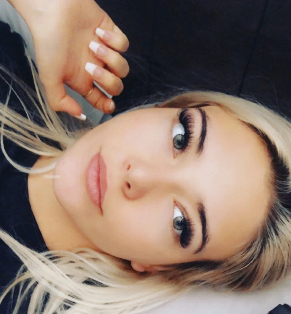 Roxy Star's avatar