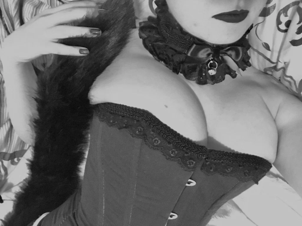 Crystal The Kinky Kitten's avatar