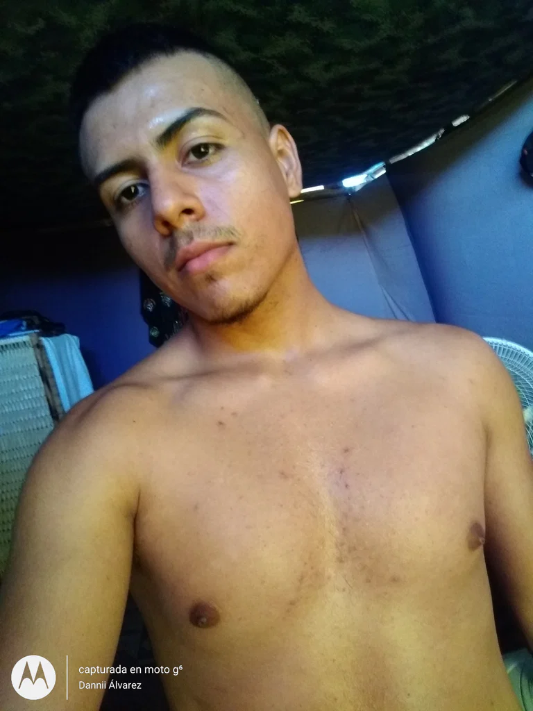 Dannii Álvarez's avatar