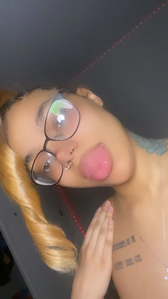 Angelina🦋's avatar