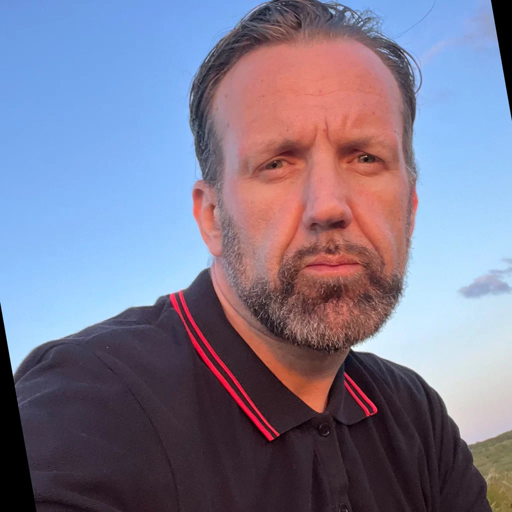 Rory Raw's avatar