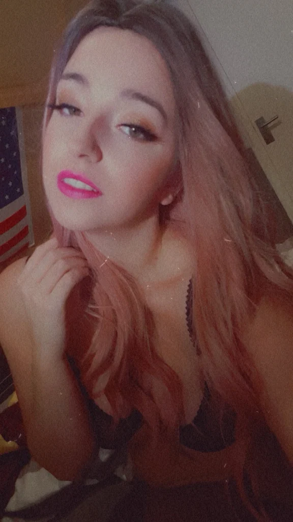 Becca Lane's avatar