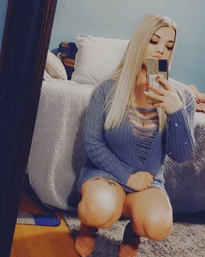 Blonde Smokeshow